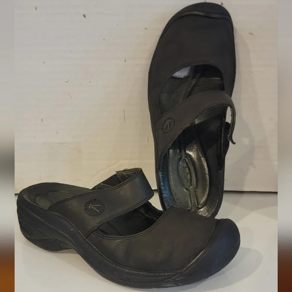KEEN BLACK LEATHER MULES CLOGS (sz 6) - Picture 1 of 7